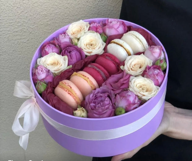 Purple Roses & Macarons Box