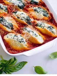 Cheesy Shells and Spinach Greens